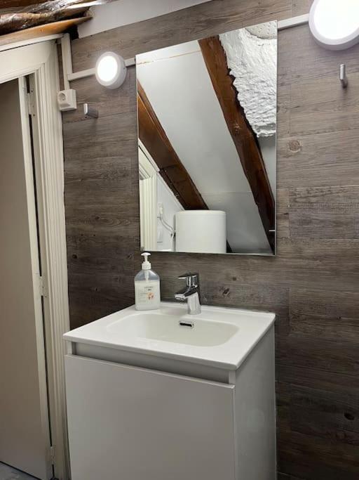 New Quiet Apartment Free Wifi In Gran Via Downtown Мадрид Екстериор снимка