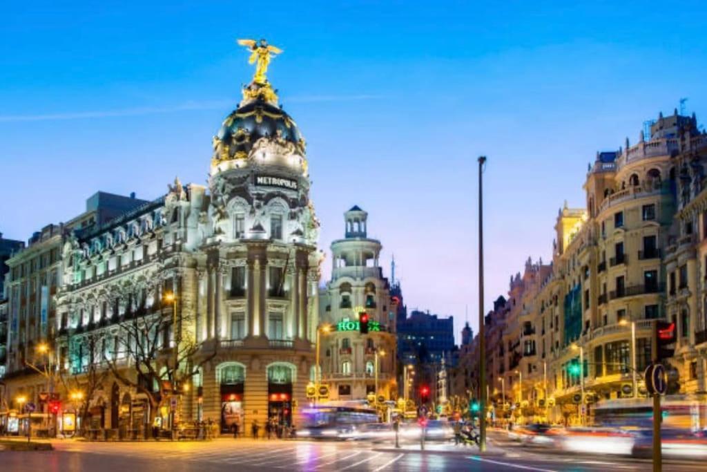 New Quiet Apartment Free Wifi In Gran Via Downtown Мадрид Екстериор снимка